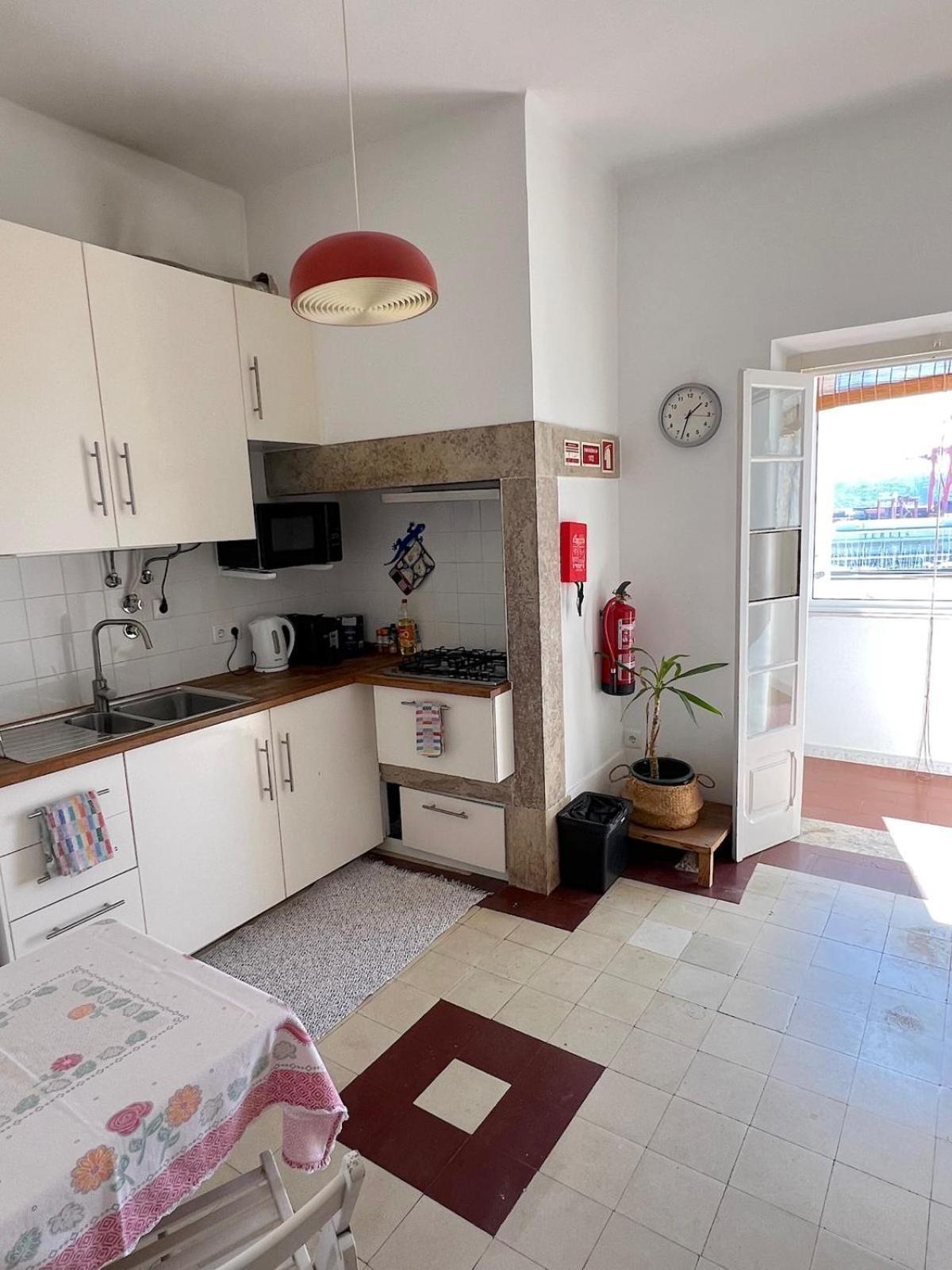 Apartamento Sobre O Rio Лиссабон Экстерьер фото